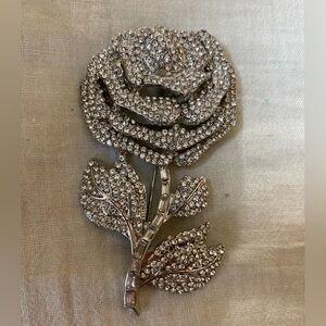 Stemmed Rose Brooch with Clear Glass Stones Dimensions‎